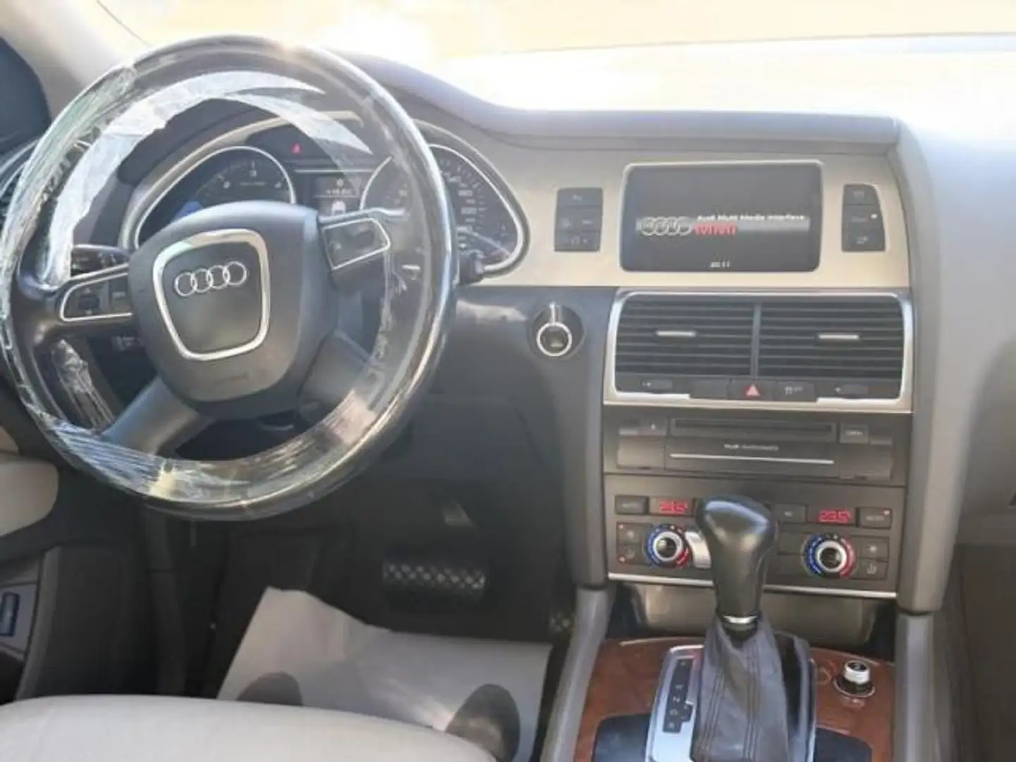 Audi Q7 3.0TDI CD Ambition Tiptronic Grau - 2