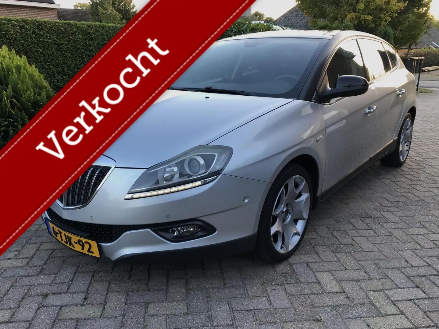 Lancia Delta 1.9-16V Twin-Turbo Hard Black (inruilkoopje) Grijs - 1