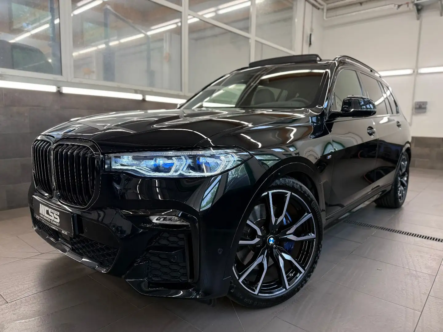 BMW X7 xDrive 40 i M Sport Pano Standhzg HUD AHK Schwarz - 1