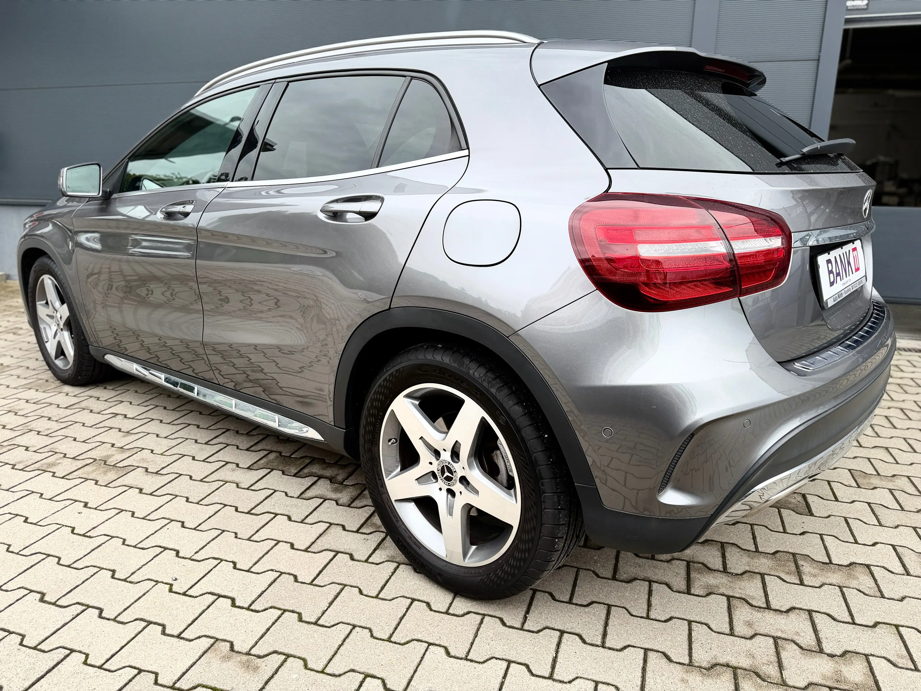 Mercedes-Benz GLA 250 7G DTC AMG LINE*NAV*360*LED*AHK*CARPLAY*19Z*PDC — photo 4