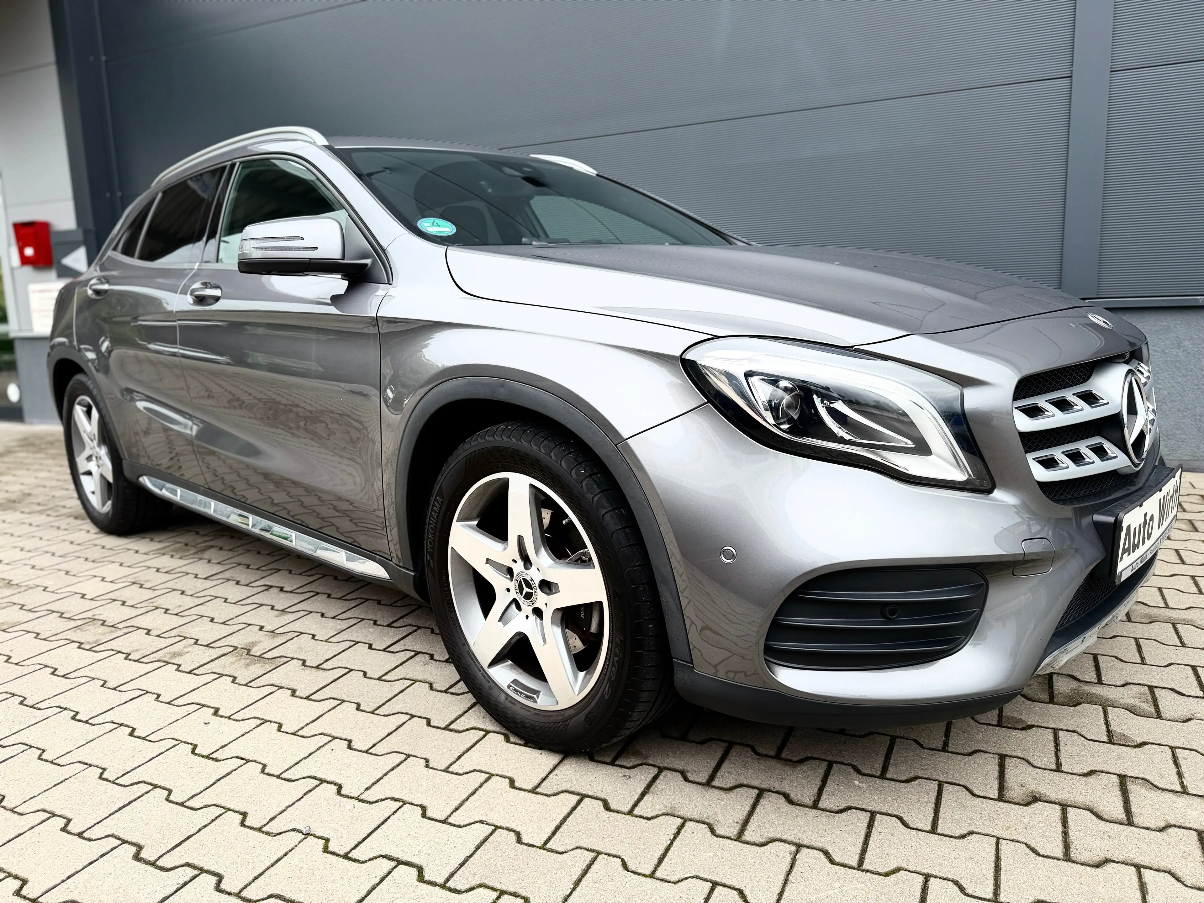 Mercedes-Benz GLA 250 7G DTC AMG LINE*NAV*360*LED*AHK*CARPLAY*19Z*PDC — photo 3