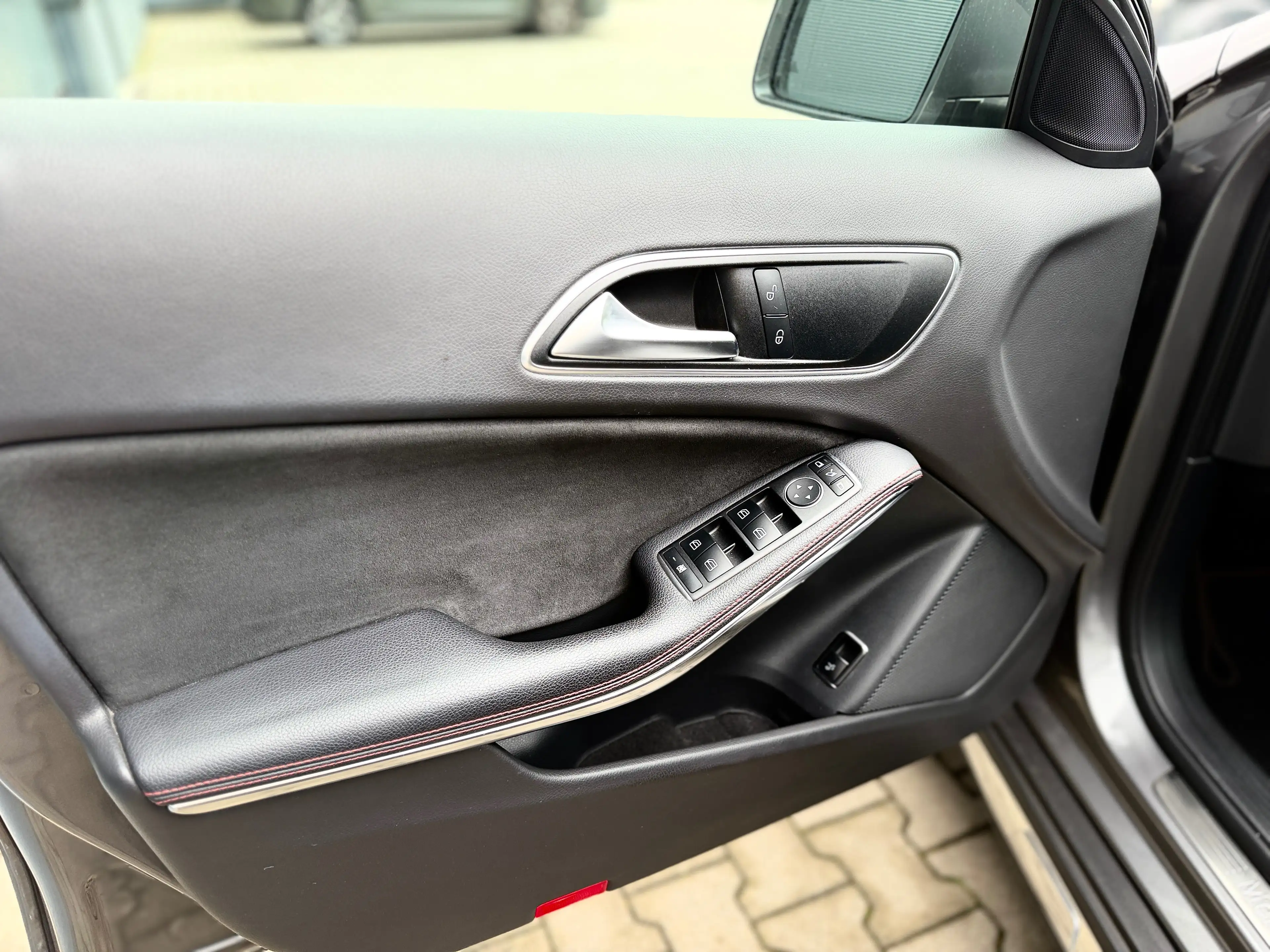 Mercedes-Benz GLA 250 7G DTC AMG LINE*NAV*360*LED*AHK*CARPLAY*19Z*PDC — photo 13