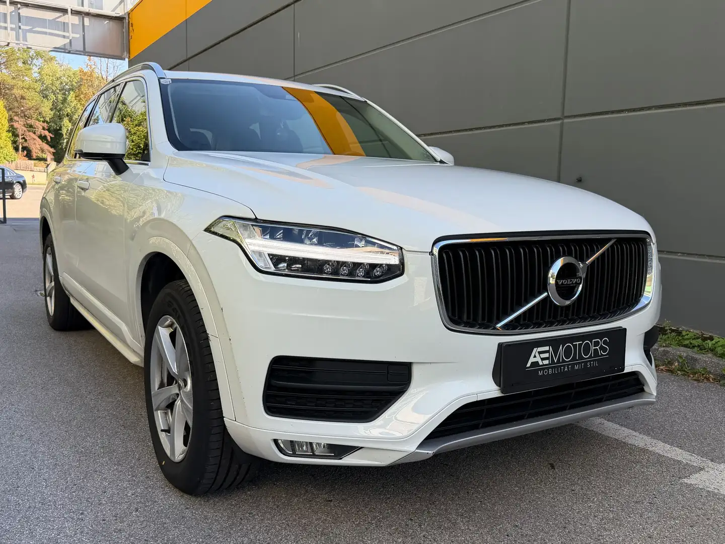 Volvo XC90 2.0 D5 AWD*7.SITZER*NAVI*AHK*SITZHZG*ALLRAD*KREDI Weiß - 1