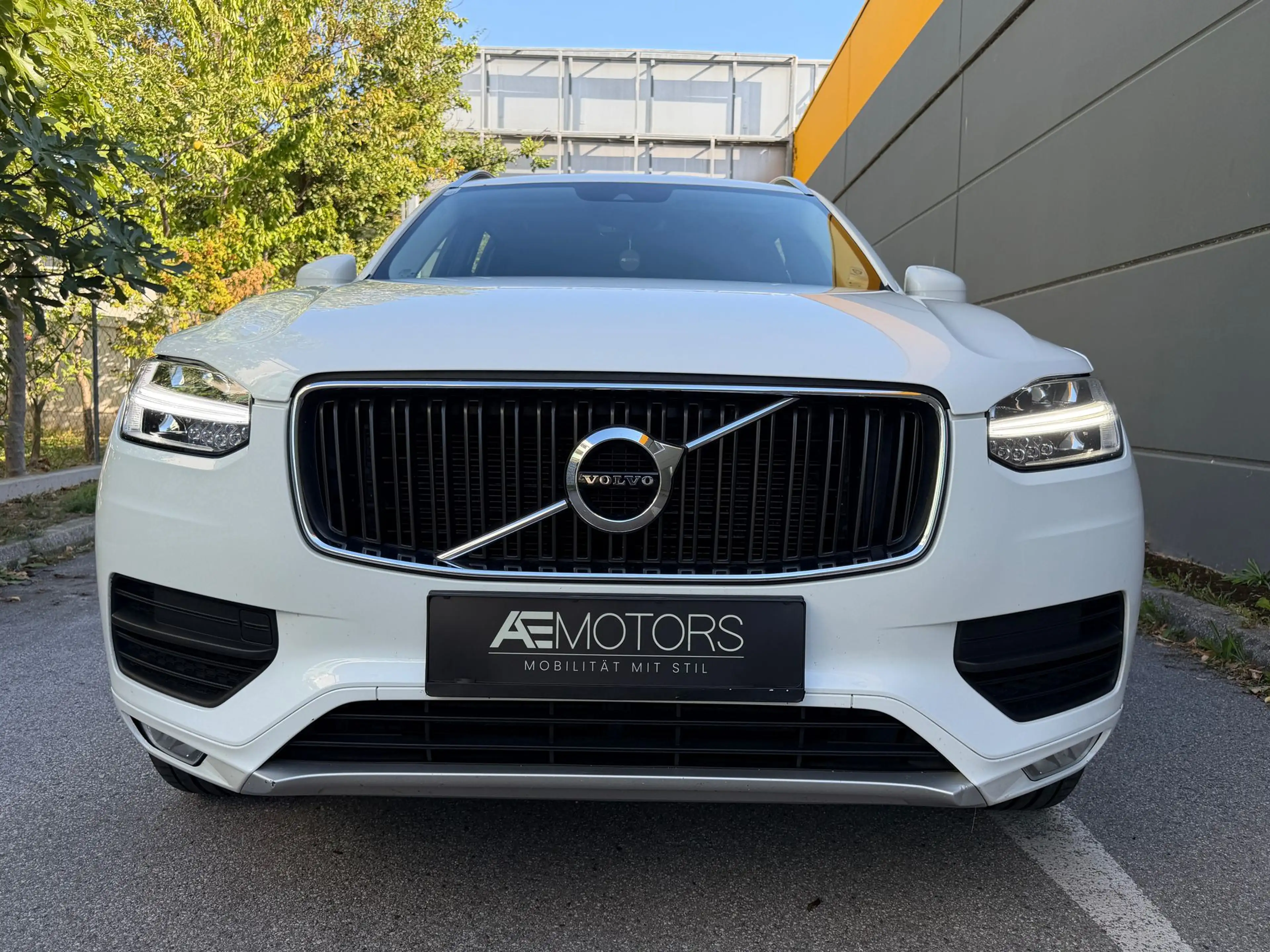Volvo XC90 2.0 D5 AWD*7.SITZER*NAVI*AHK*SITZHZG*ALLRAD*KREDI — photo 4