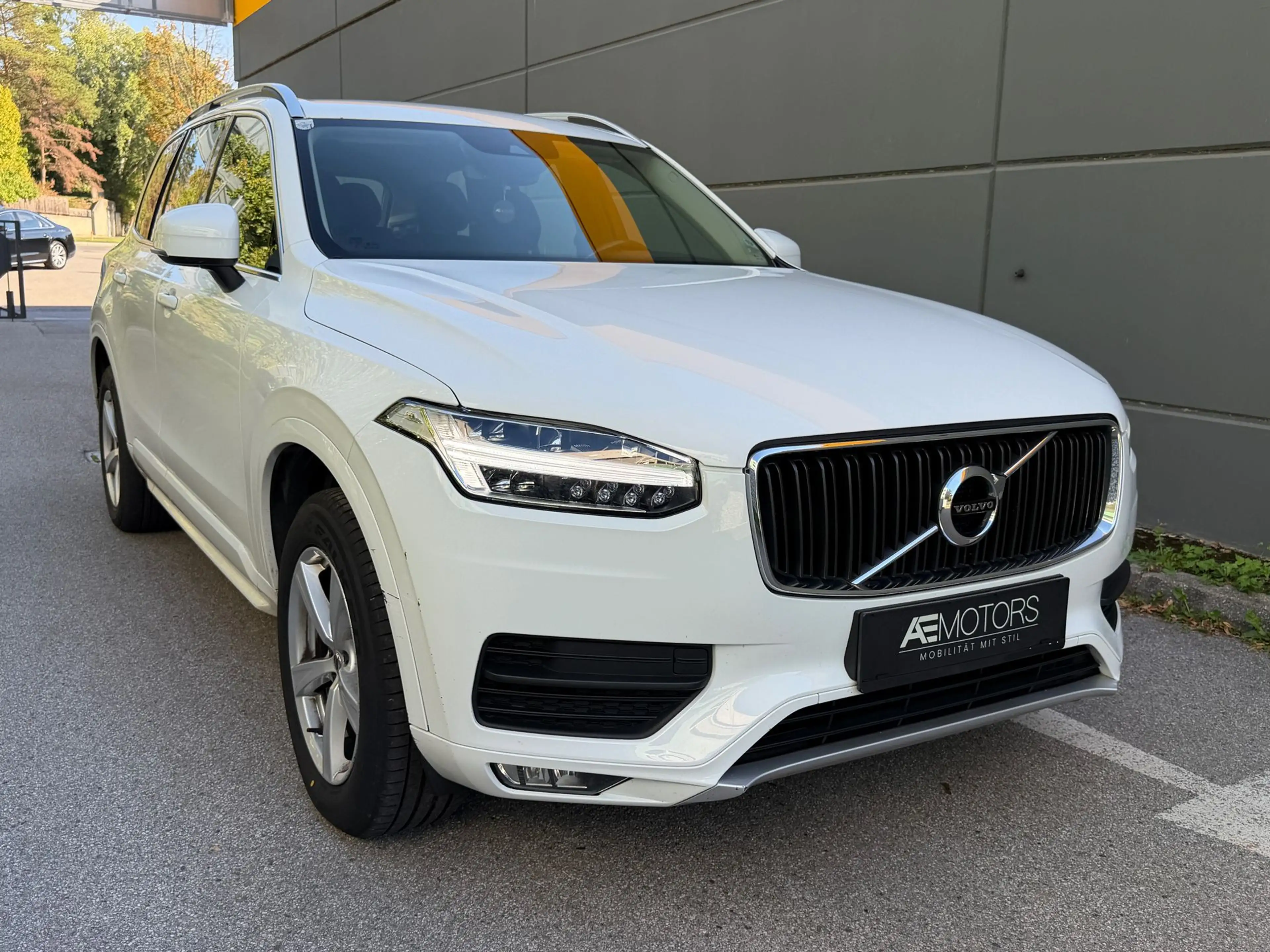 Volvo XC90 2.0 D5 AWD*7.SITZER*NAVI*AHK*SITZHZG*ALLRAD*KREDI — photo 2