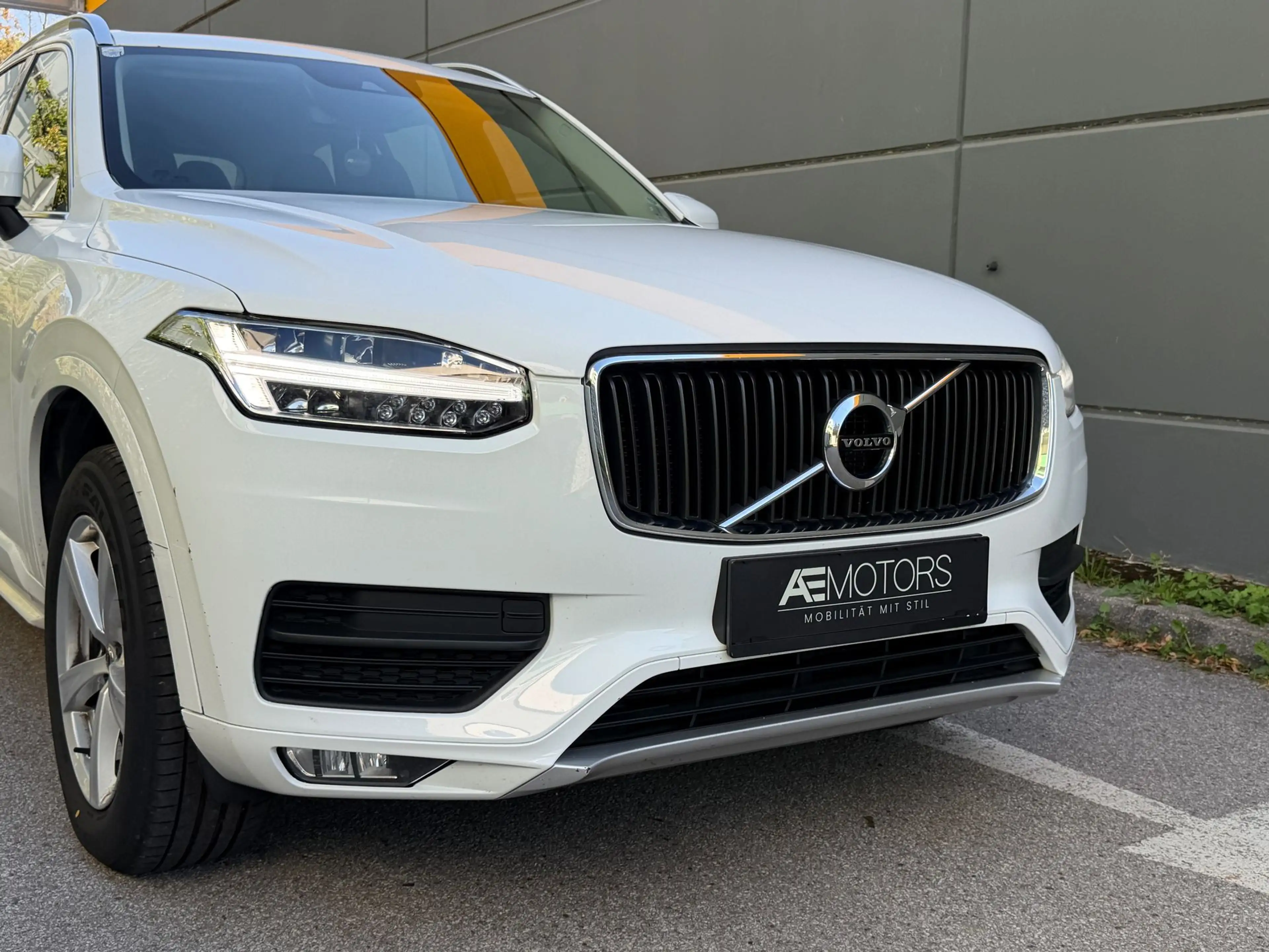 Volvo XC90 2.0 D5 AWD*7.SITZER*NAVI*AHK*SITZHZG*ALLRAD*KREDI — photo 3