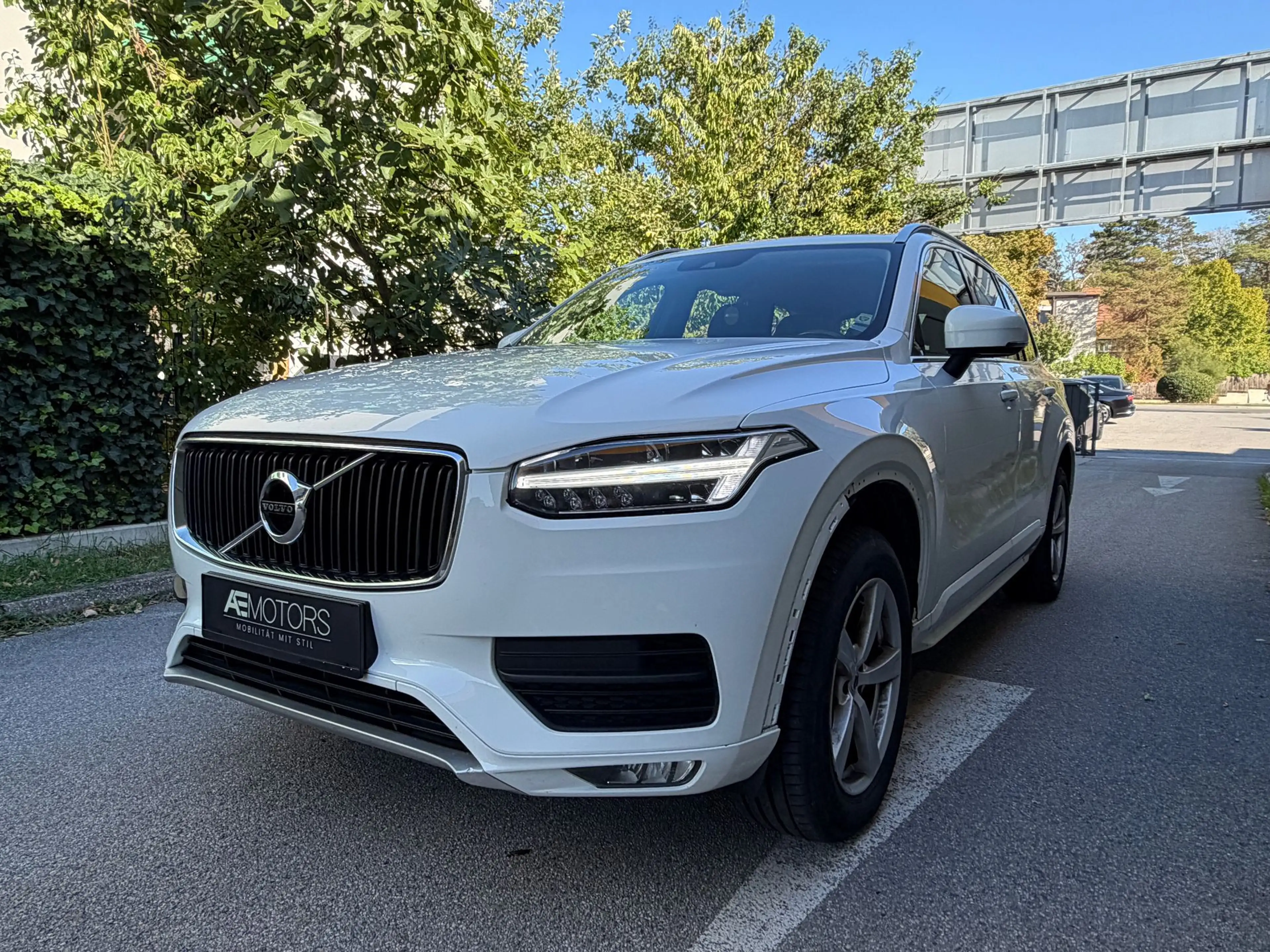 Volvo XC90 2.0 D5 AWD*7.SITZER*NAVI*AHK*SITZHZG*ALLRAD*KREDI — photo 6