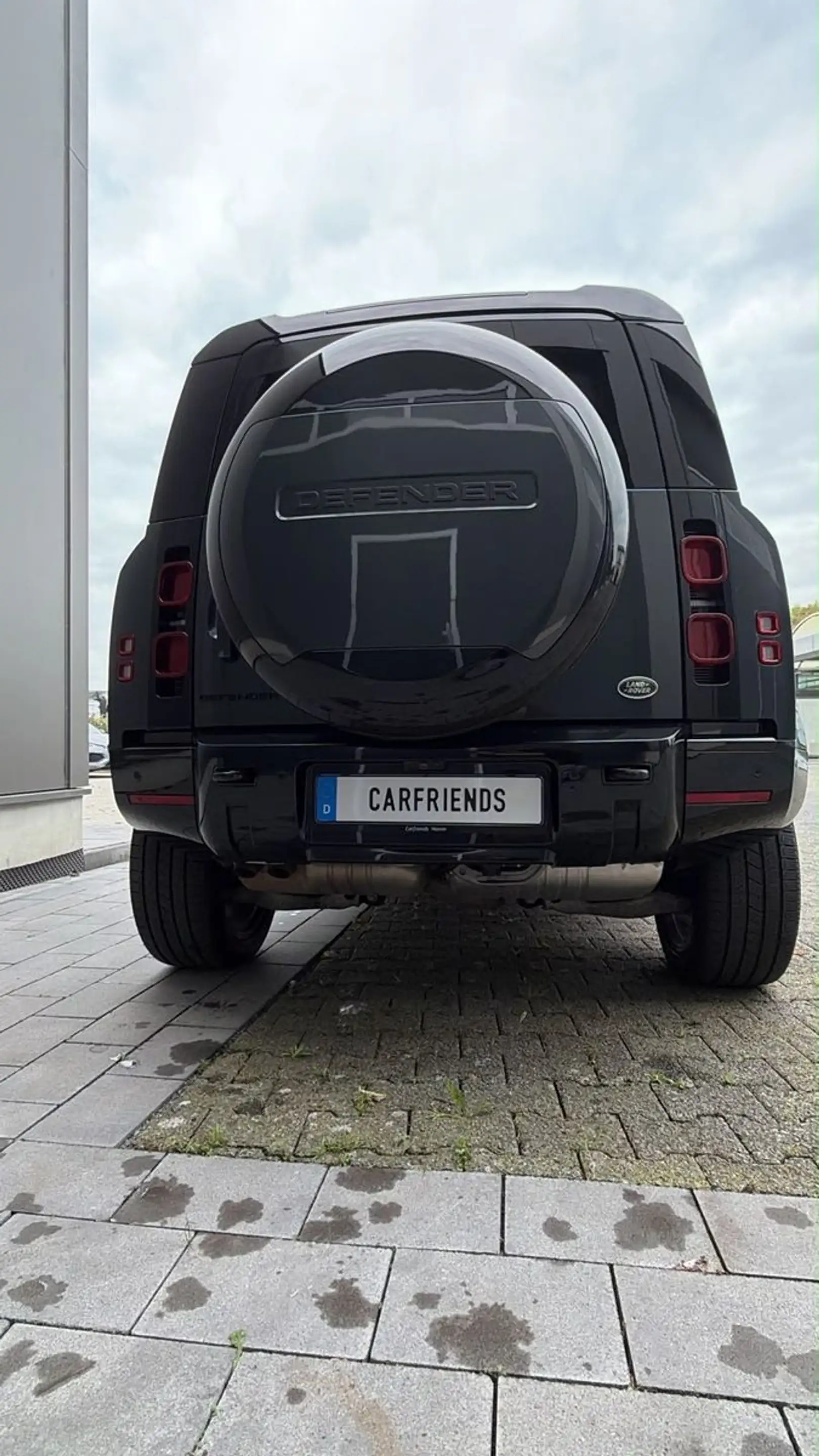 Land Rover Defender 110 X-Dynamic HSE — photo 6