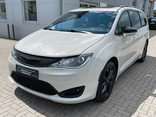 Chrysler Pacifica 3.6L V6 Limited S *AbstTemp*Pano*Spur