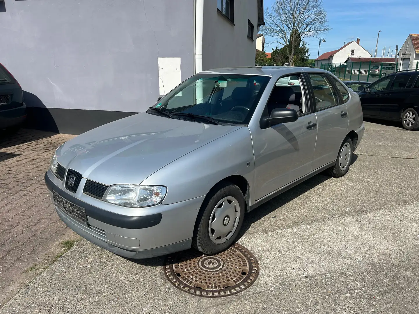 SEAT Cordoba 1.4  BENZIN 83000 KILOMETER Silber - 1