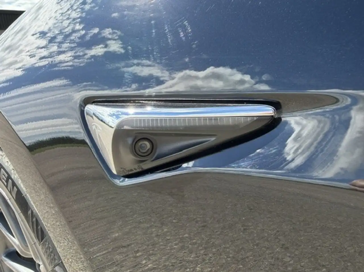 Tesla Model 3 photo Tesla Model 3