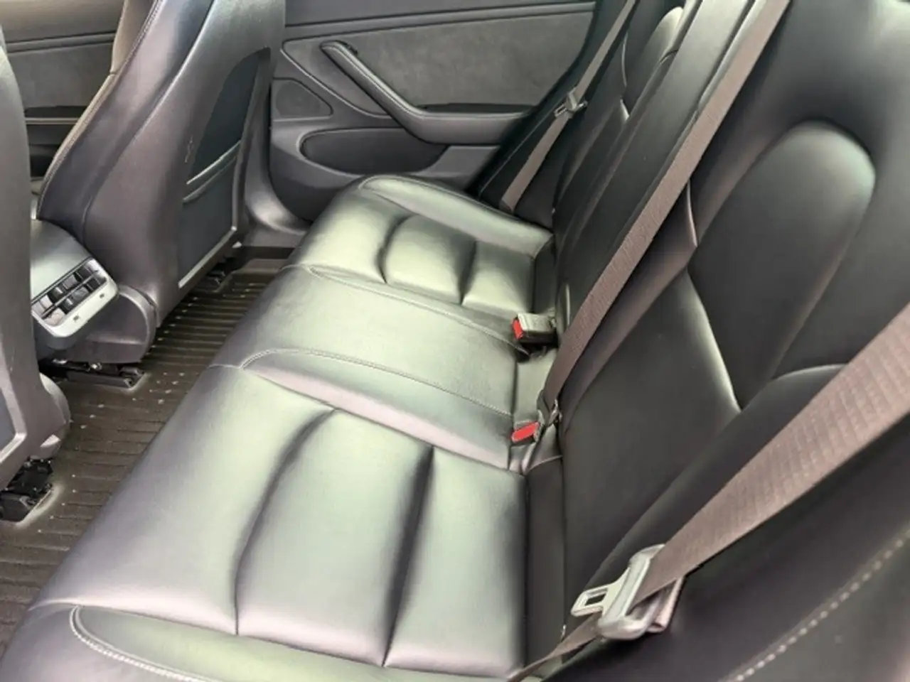 Tesla Model 3 photo Tesla Model 3