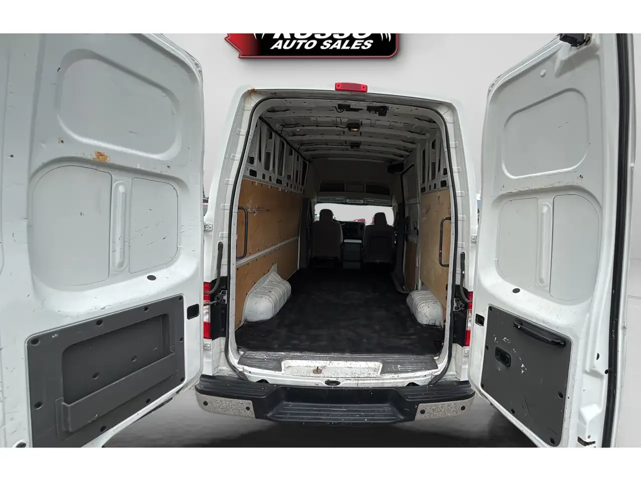 Nissan NV Cargo снимка Nissan NV Cargo