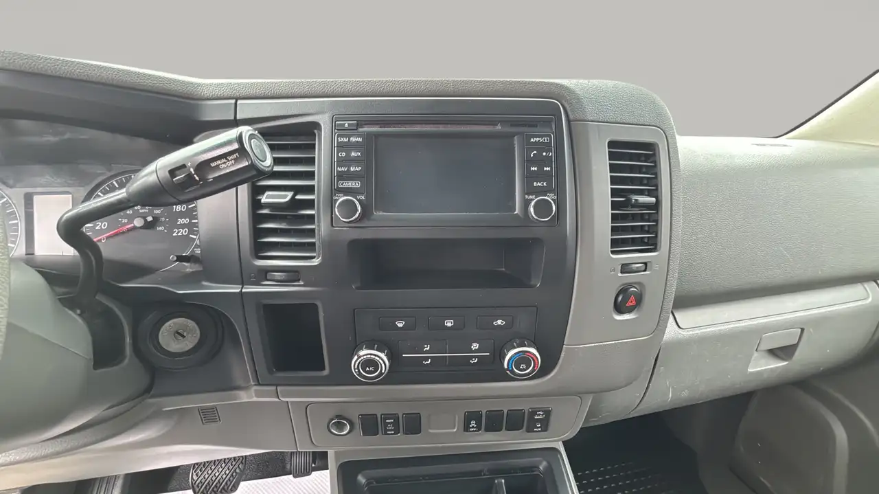 Nissan NV Cargo снимка Nissan NV Cargo