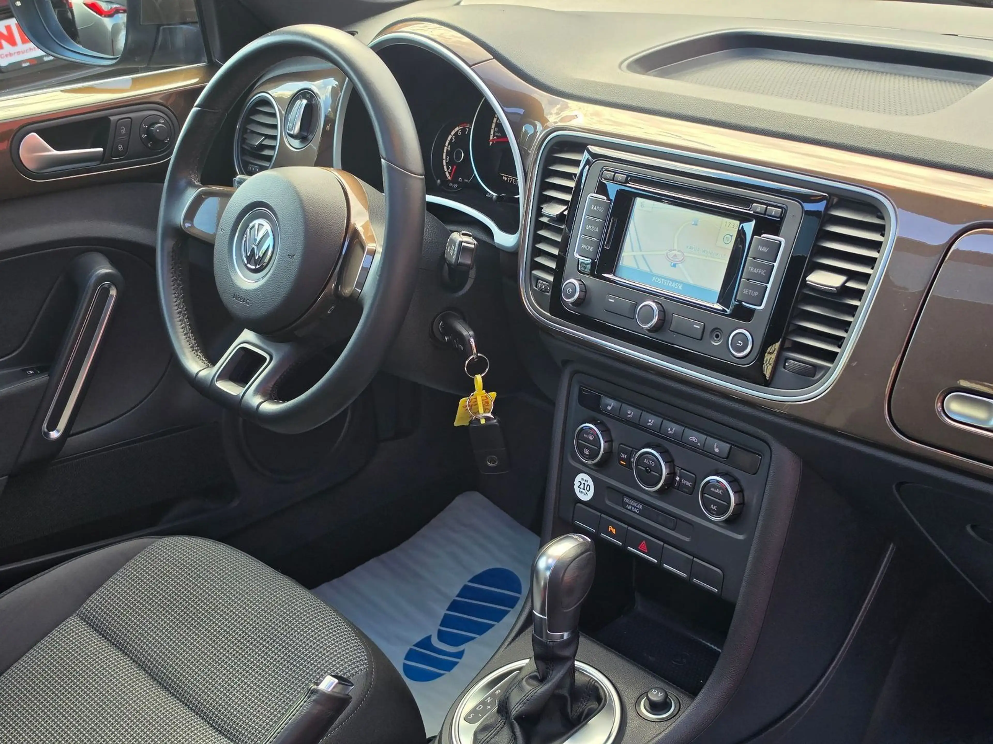 Volkswagen Beetle 1.4 TSI Design|1Hand|DSG|Pano|WieNeu|Navi — photo 10