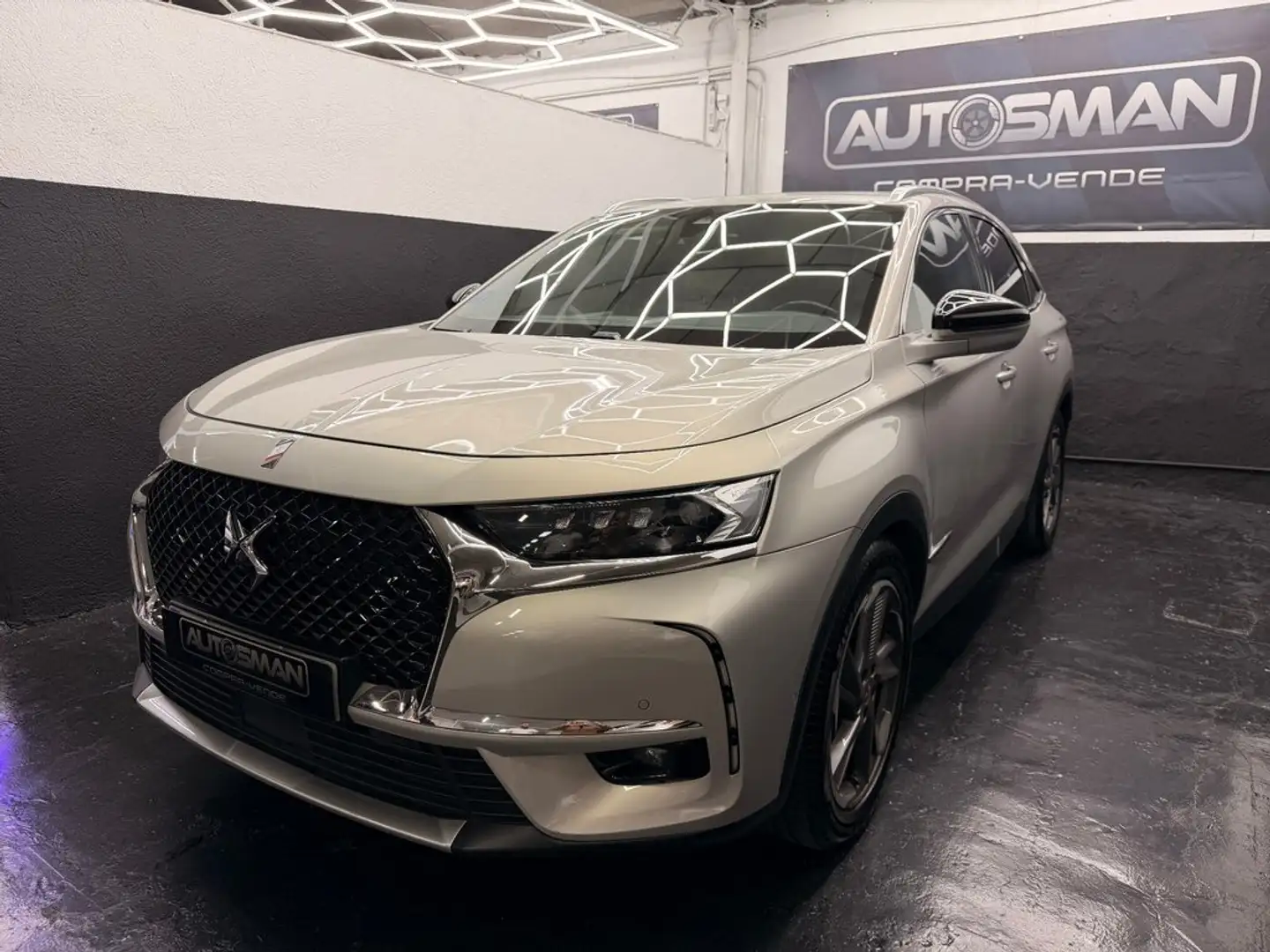 DS Automobiles DS 7 Crossback 1.6 E-Tense 300 PERF. LINE + Auto 4WD Beige - 2