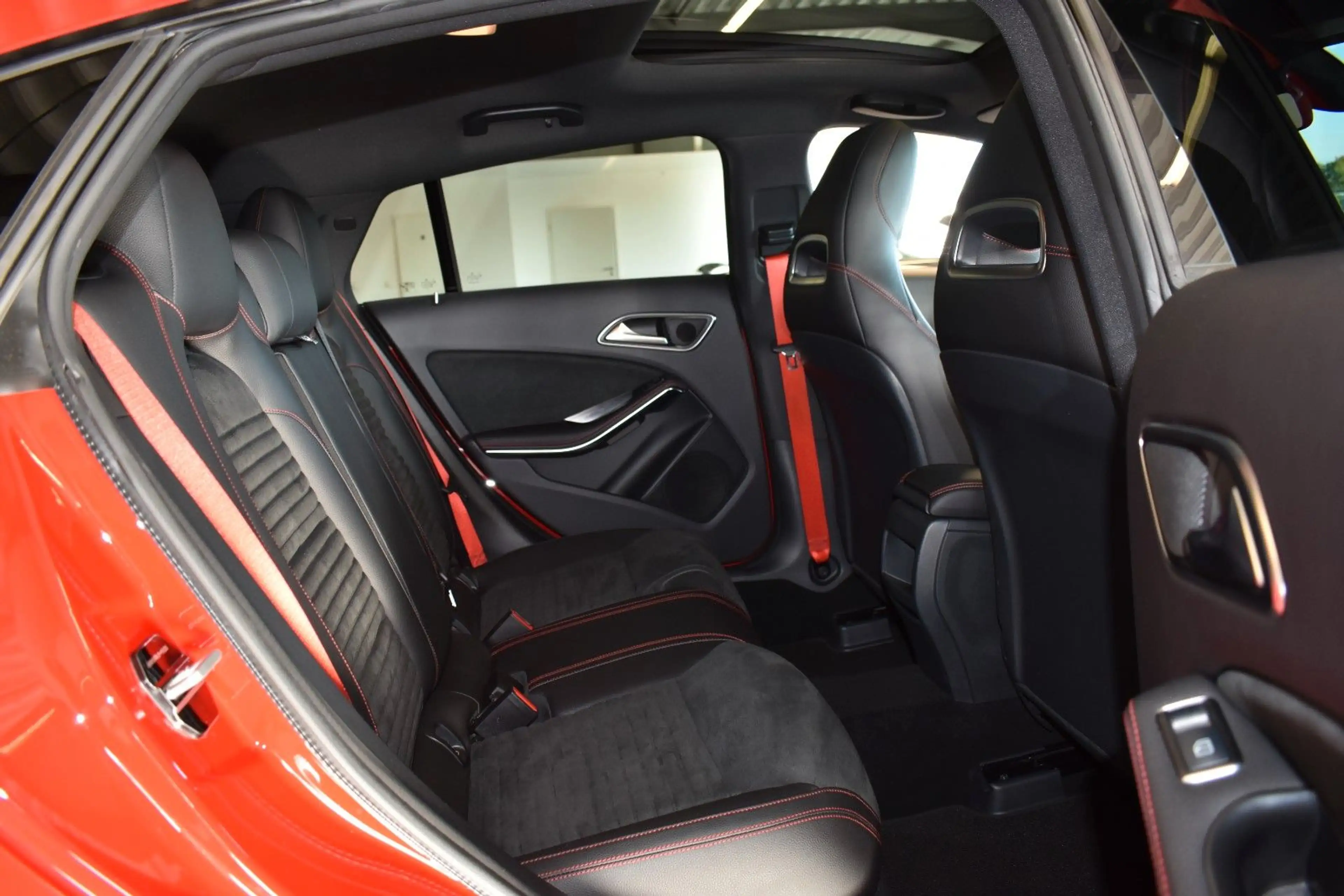 Mercedes-Benz CLA 45 AMG 4Matic/PERFORMANCE AGA/PANO/ALCANT — photo 13