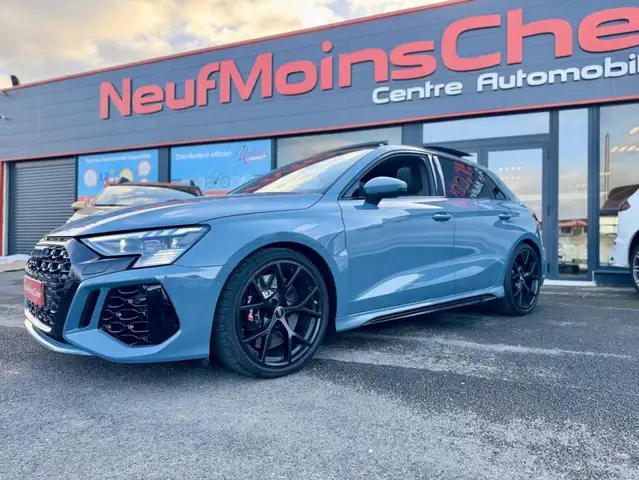 Audi RS3 view 3