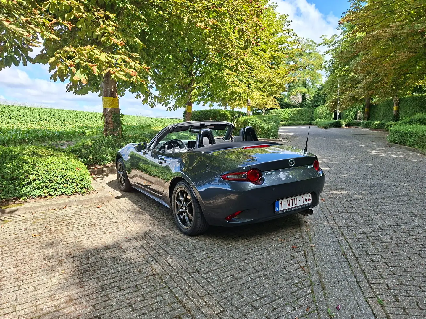 Mazda MX-5 Skyactiv  1.5 Zwart - 2