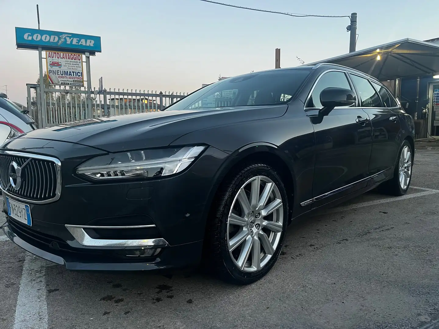 Volvo V90 2.0 d4 Inscription awd geartronic - 1