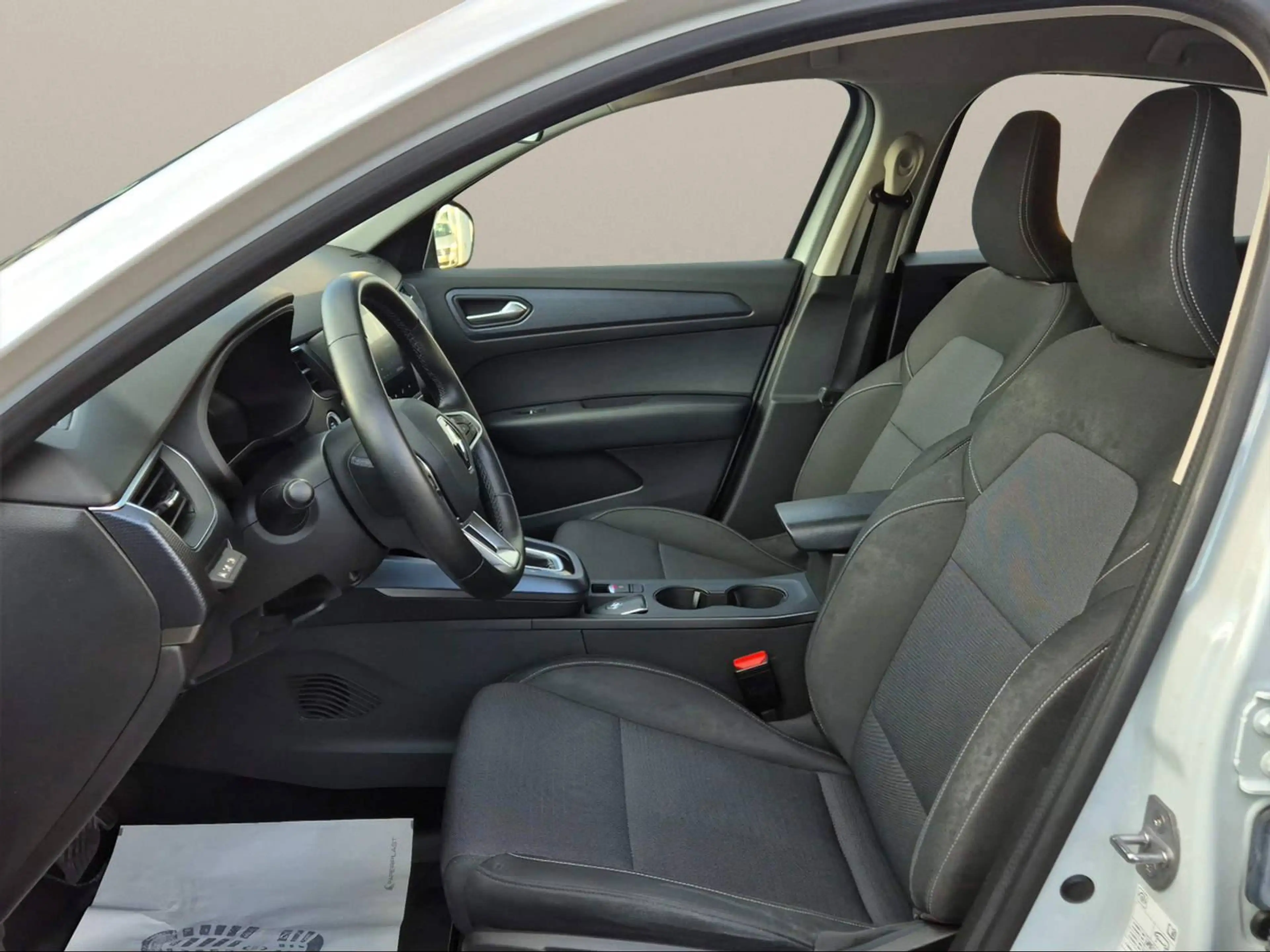 Renault Arkana Arkana E-Tech Hybrid 145 Zen Aut. — photo 8