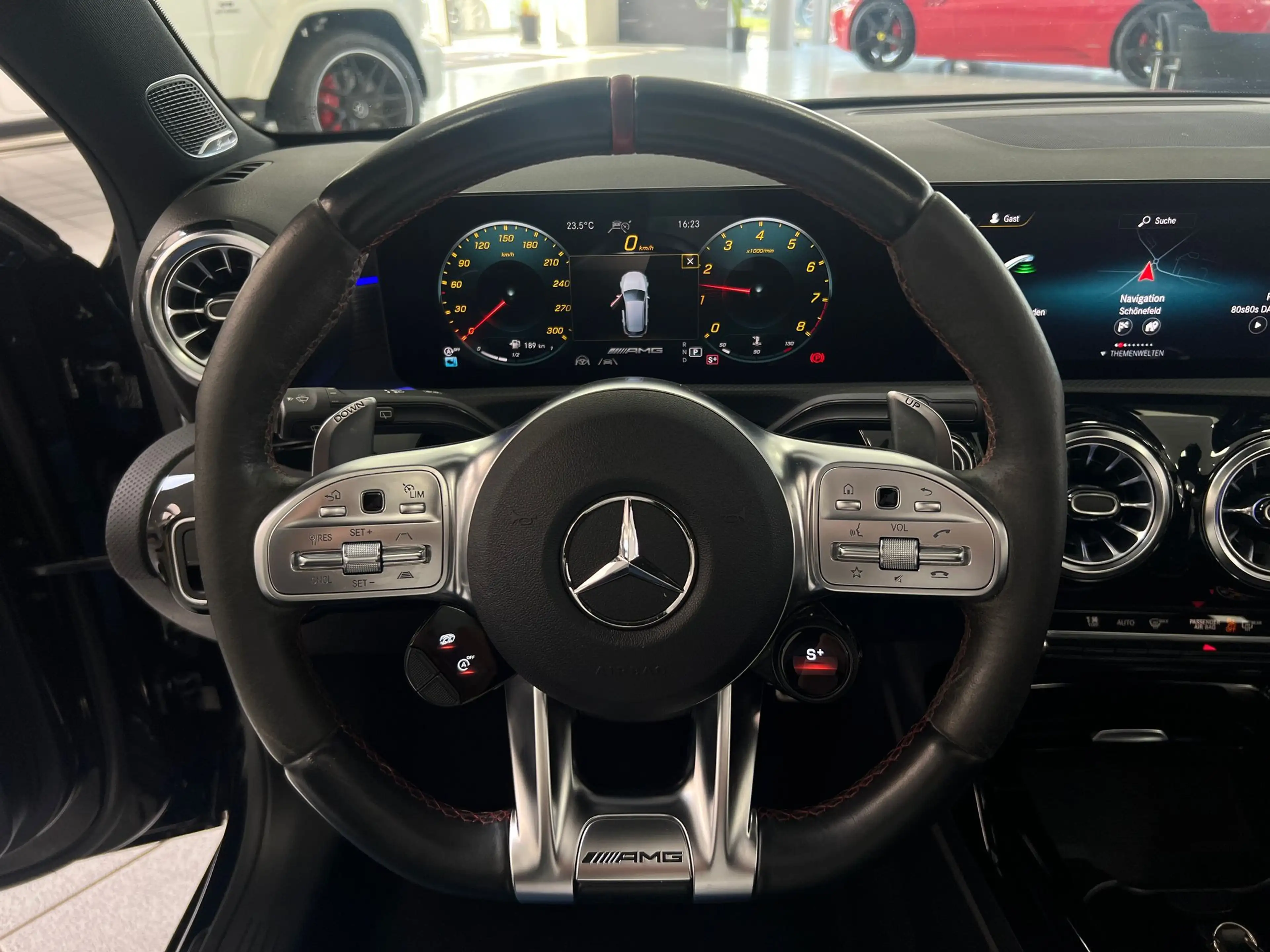 Mercedes-Benz A 45 AMG 4Matic PANO*BURMESTER*HUD*360°*DRIVERS* — photo 13