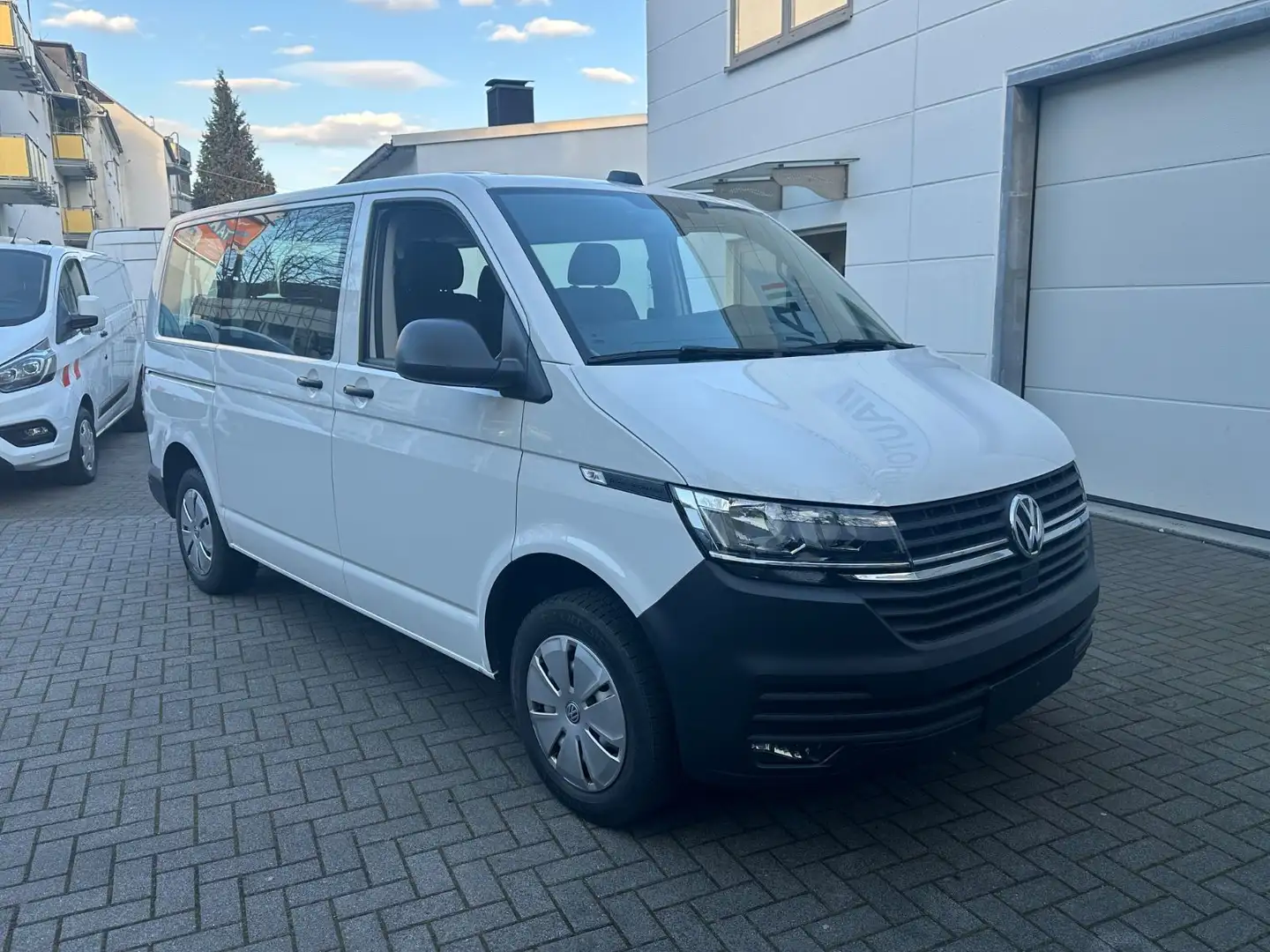 Volkswagen T6 Kombi *KLIMA*SHZ*NAVI*CARPLAY*8xSITZE*MÜDIGKEI Blanco - 1