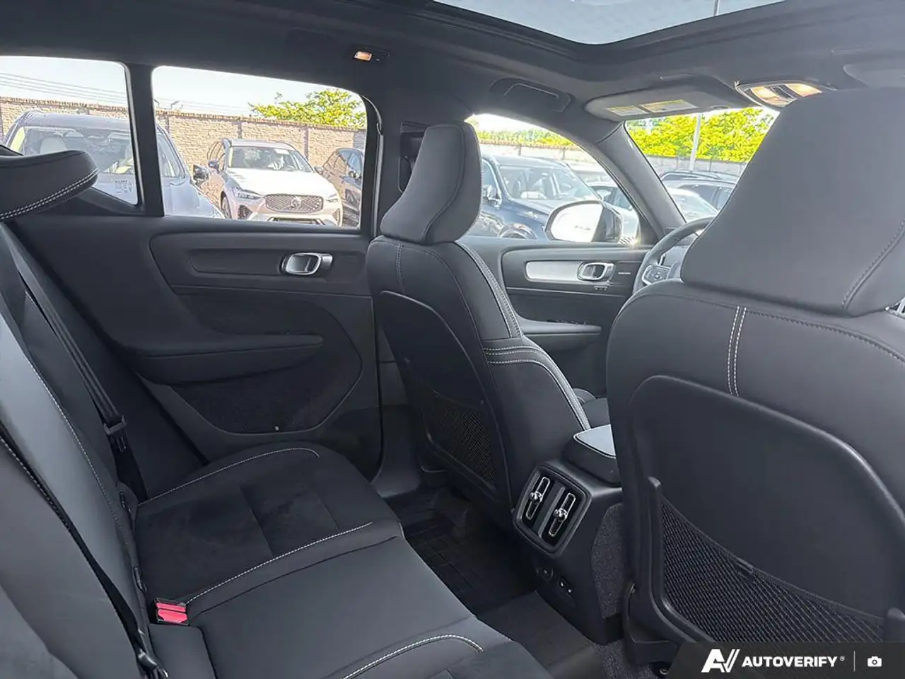 Volvo XC40 снимка Volvo XC40