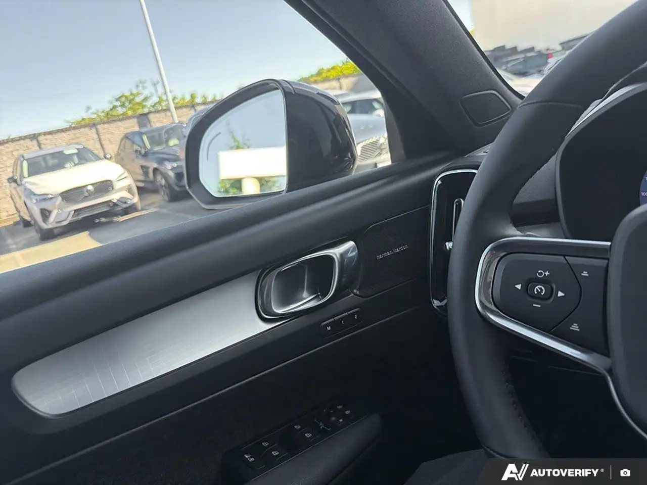 Volvo XC40 снимка Volvo XC40