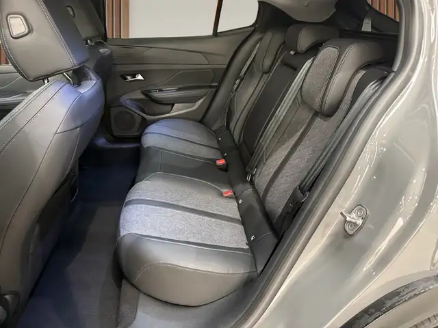 Peugeot 408 view 16