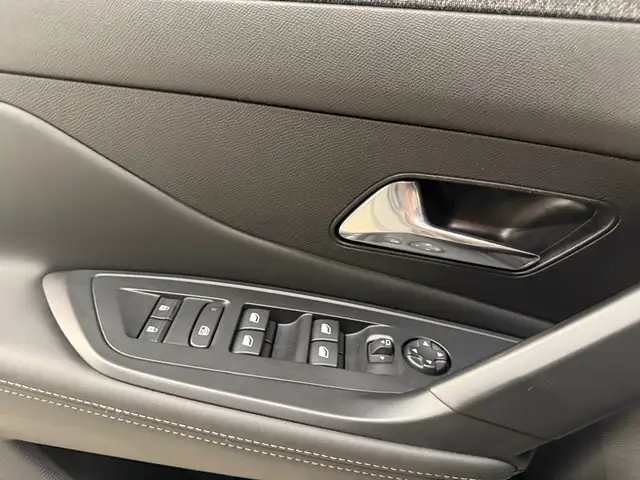 Peugeot 408 view 17