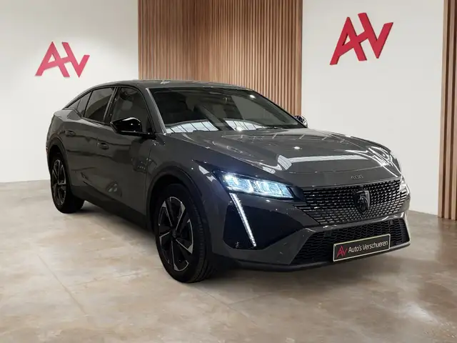Peugeot 408 view 3