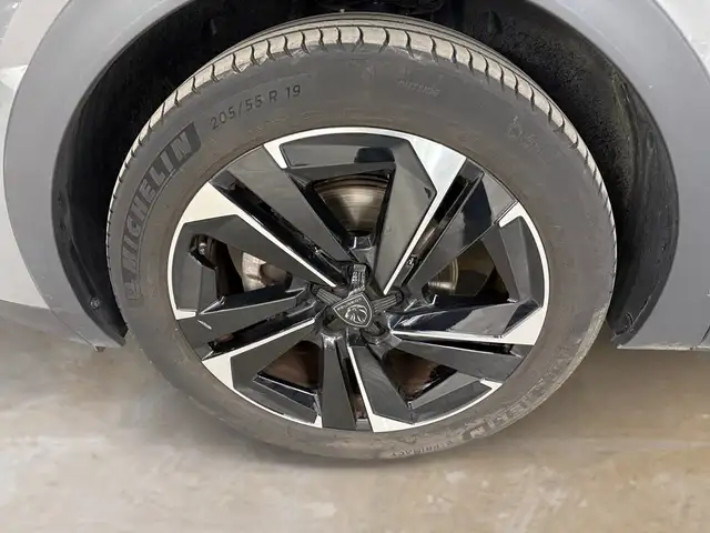 Peugeot 408 view 18