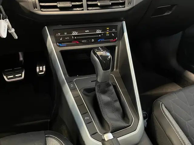 Volkswagen Taigo view 9