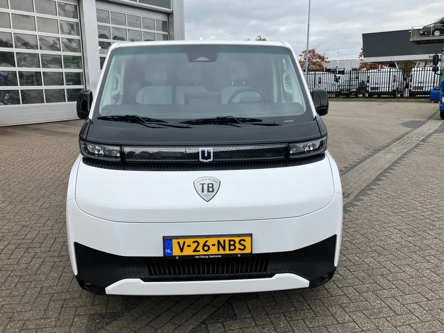 Farizon SV L2H1 83 kWh | TREKHAAK | 270° DEUREN | BANKJE Weiß - 2
