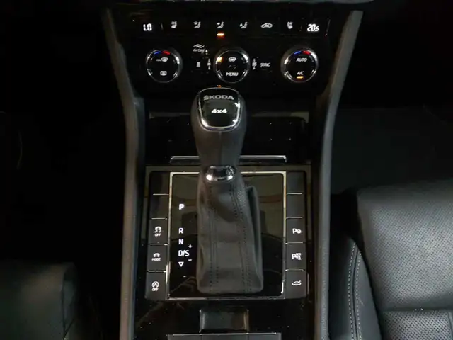 Skoda Superb view 10
