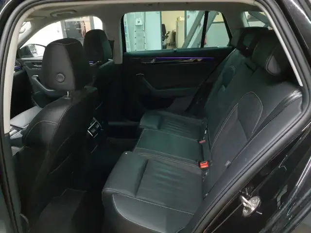 Skoda Superb view 13