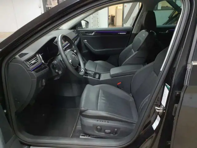 Skoda Superb view 7