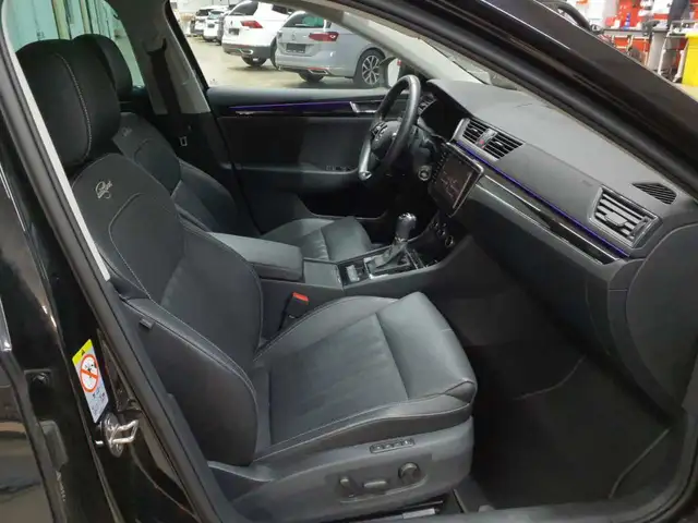 Skoda Superb view 8