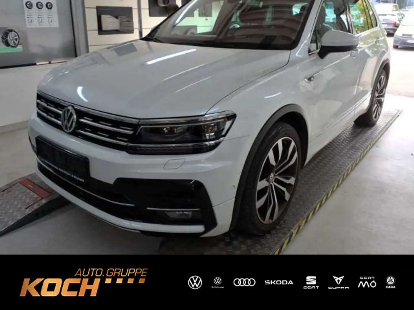 Volkswagen Tiguan 2.0TDI Highline DSG 4M R-Line Pano AHK LE Weiß - 1
