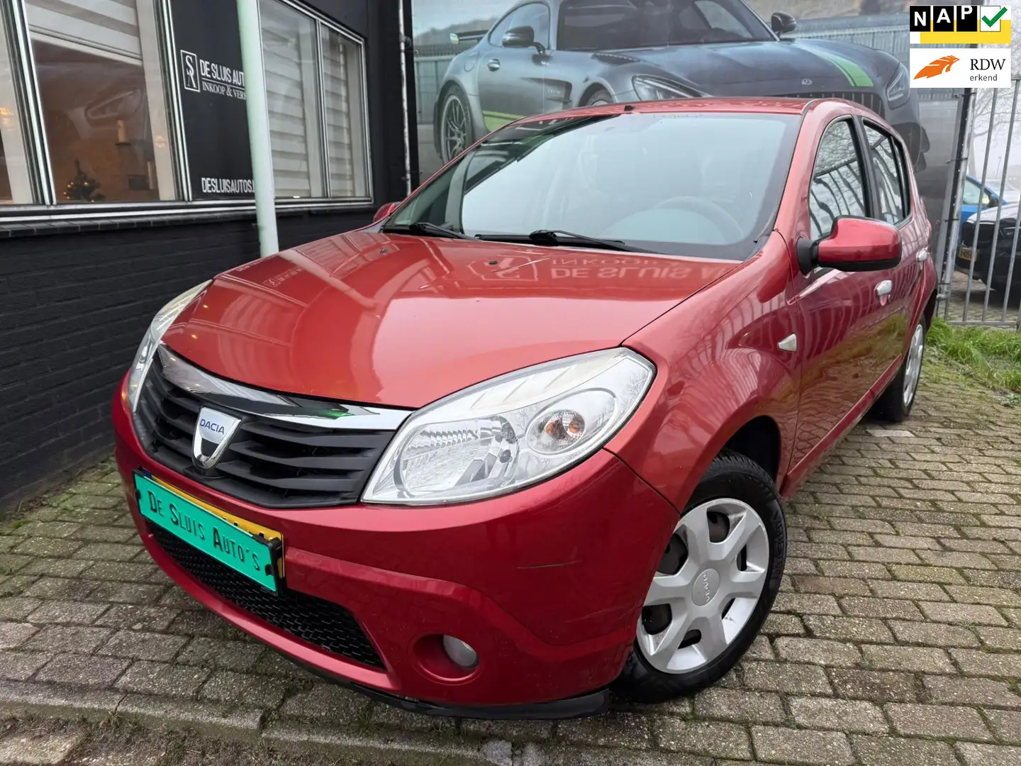 Dacia Sandero 1.6 Lauréate AIRCO NAP Nw Distributieriem Rood - 1