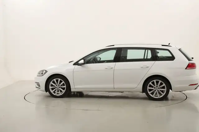 Volkswagen Golf view 2