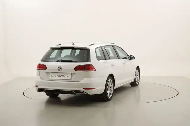 Volkswagen Golf view 5
