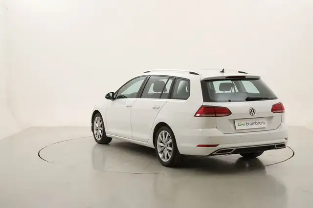 Volkswagen Golf view 3