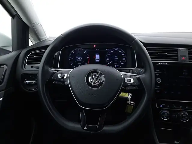 Volkswagen Golf view 11