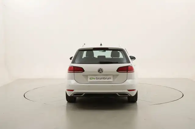 Volkswagen Golf view 4
