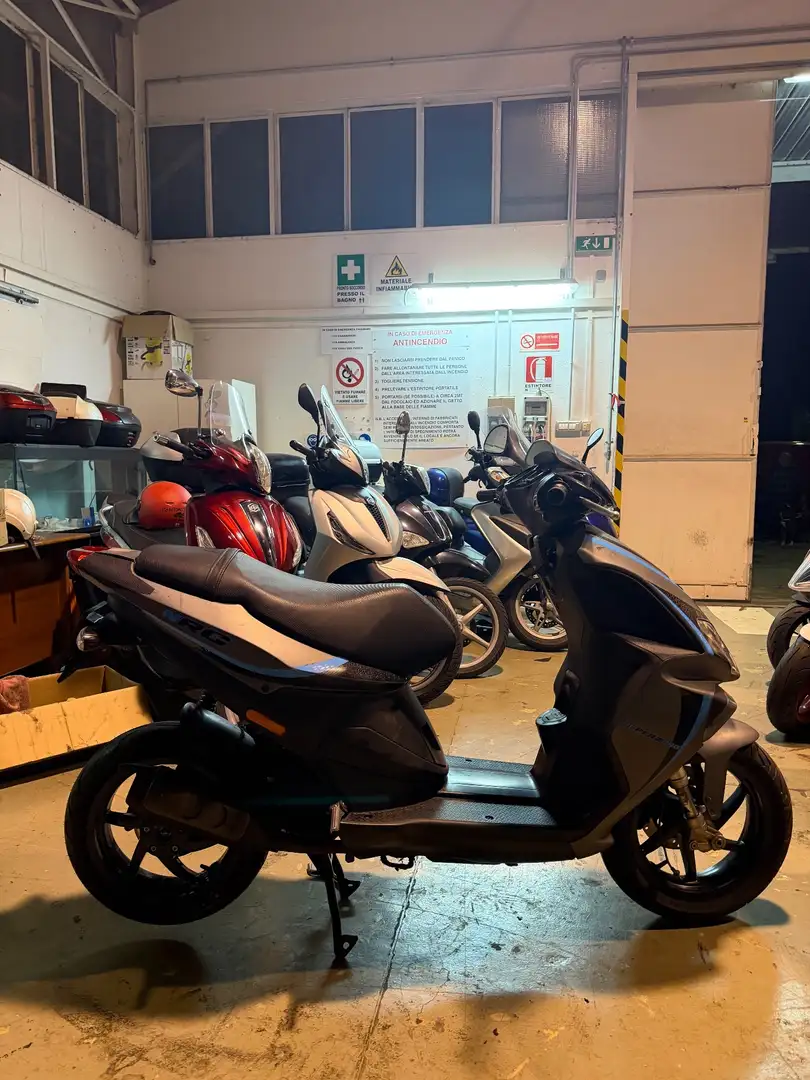 Piaggio NRG Power Gris - 2