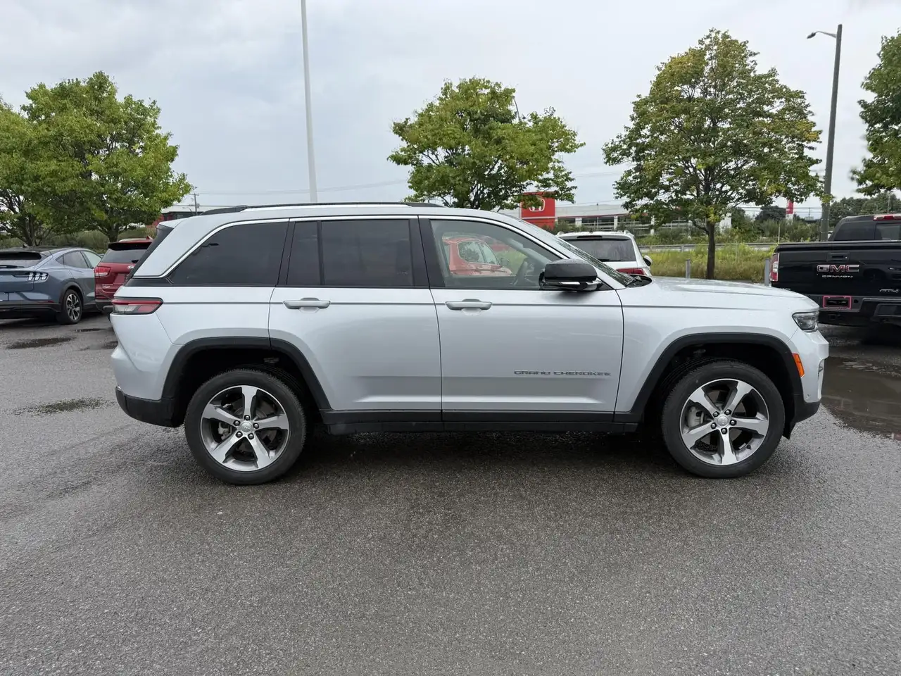 Jeep Grand Cherokee снимка Jeep Grand Cherokee