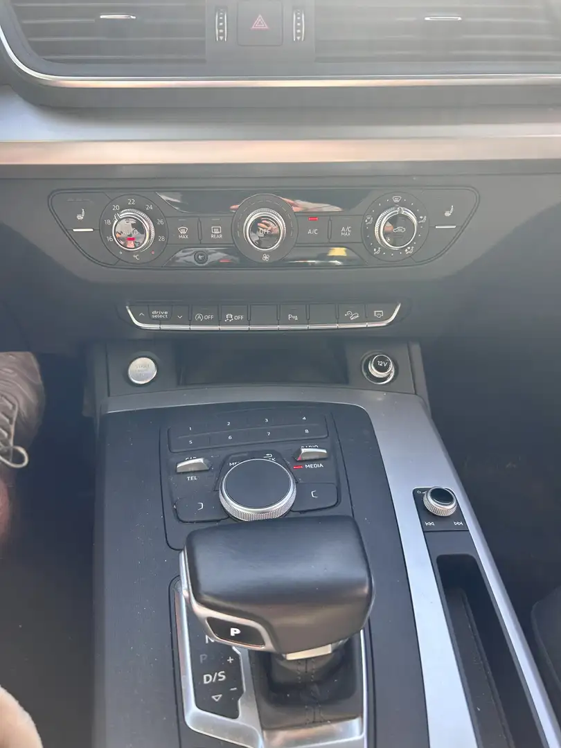 Audi Q5 Q5 2.0 TFSI quattro S tronic Grau - 2