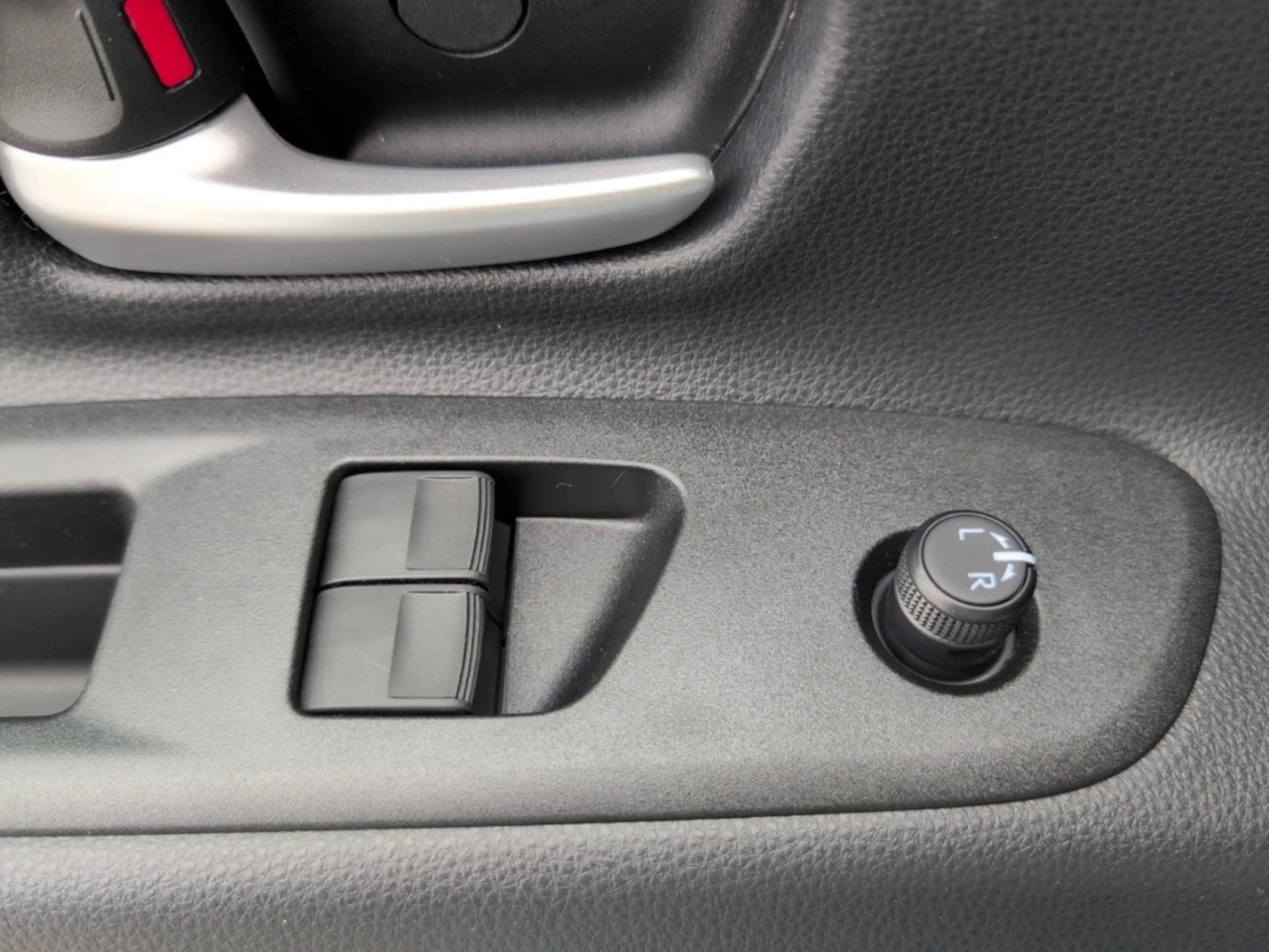 Toyota Aygo X 1.0 VVT-i EU6e 1,0 l Business Edition 5 M T Apple — photo 11
